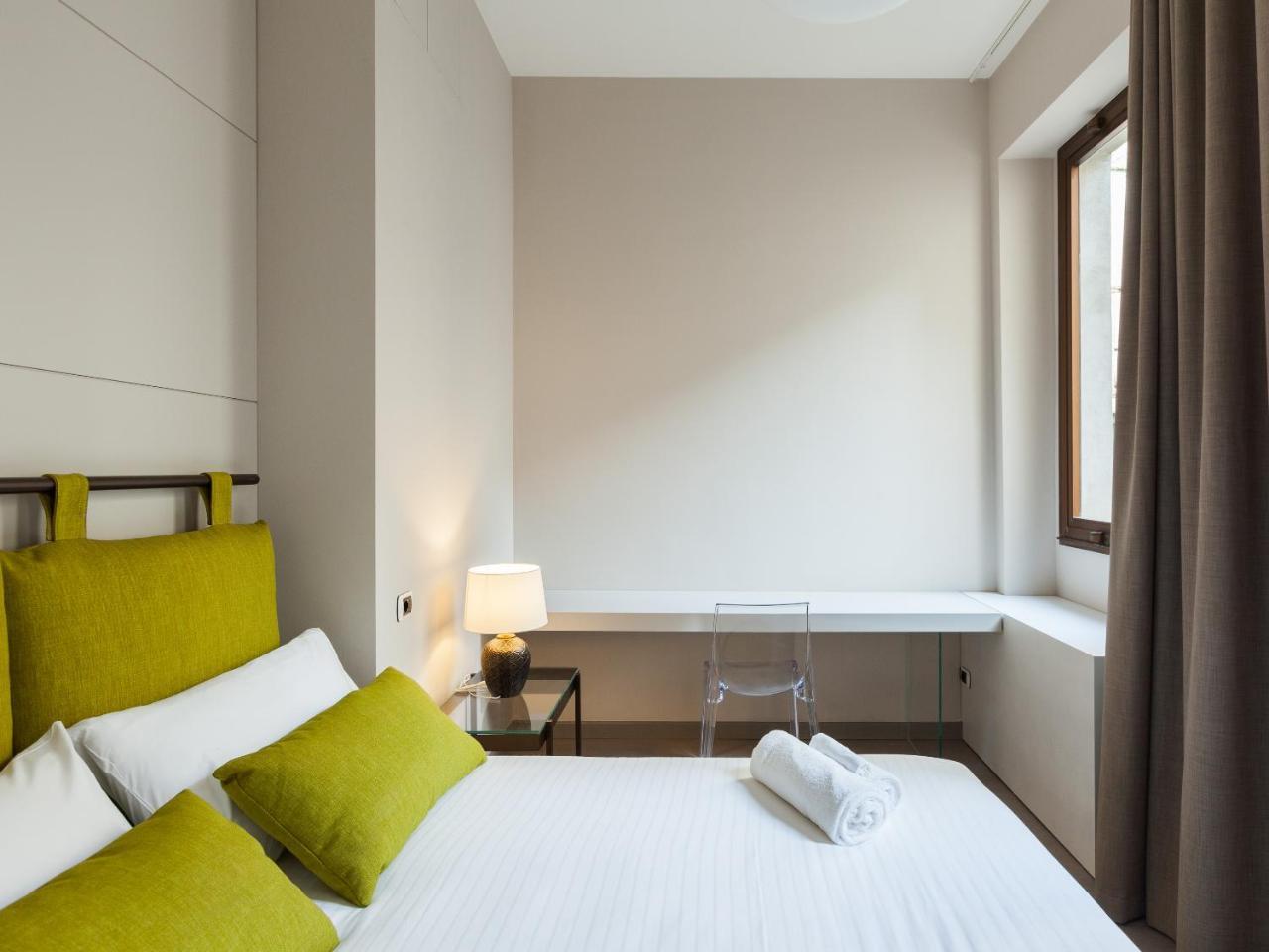 Easyhomes-Duomo Suites & Apartments Milaan Buitenkant foto