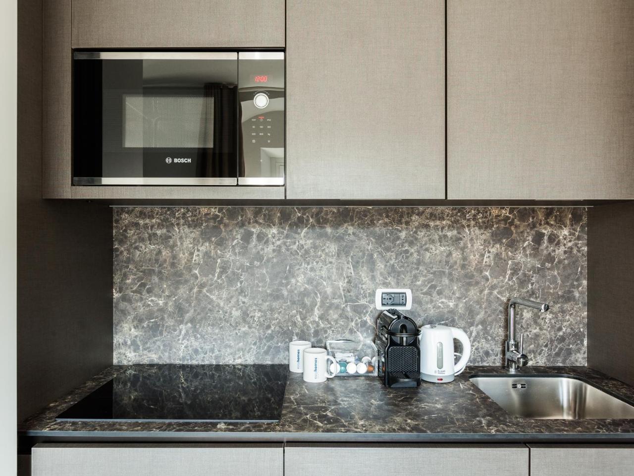 Easyhomes-Duomo Suites & Apartments Milaan Buitenkant foto